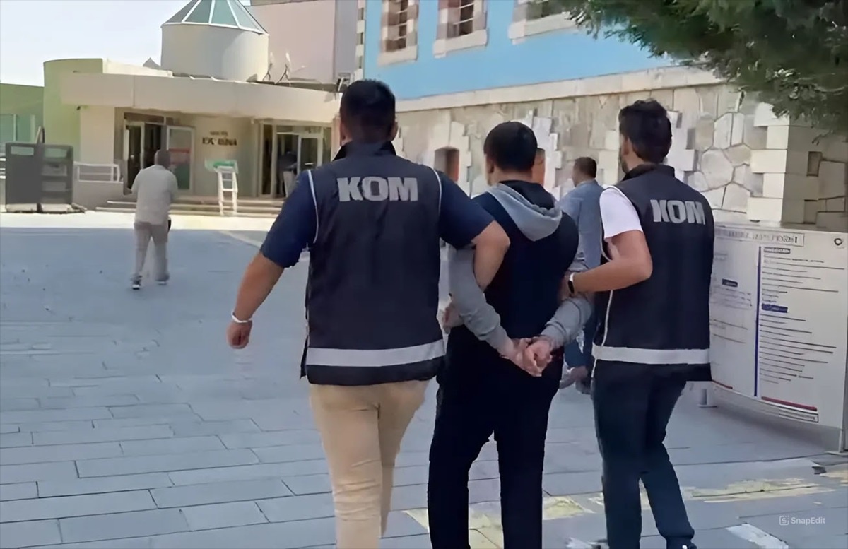 Firari FETÖ Üyesi Öğretmen Sahte Kimlikle Yakalandı