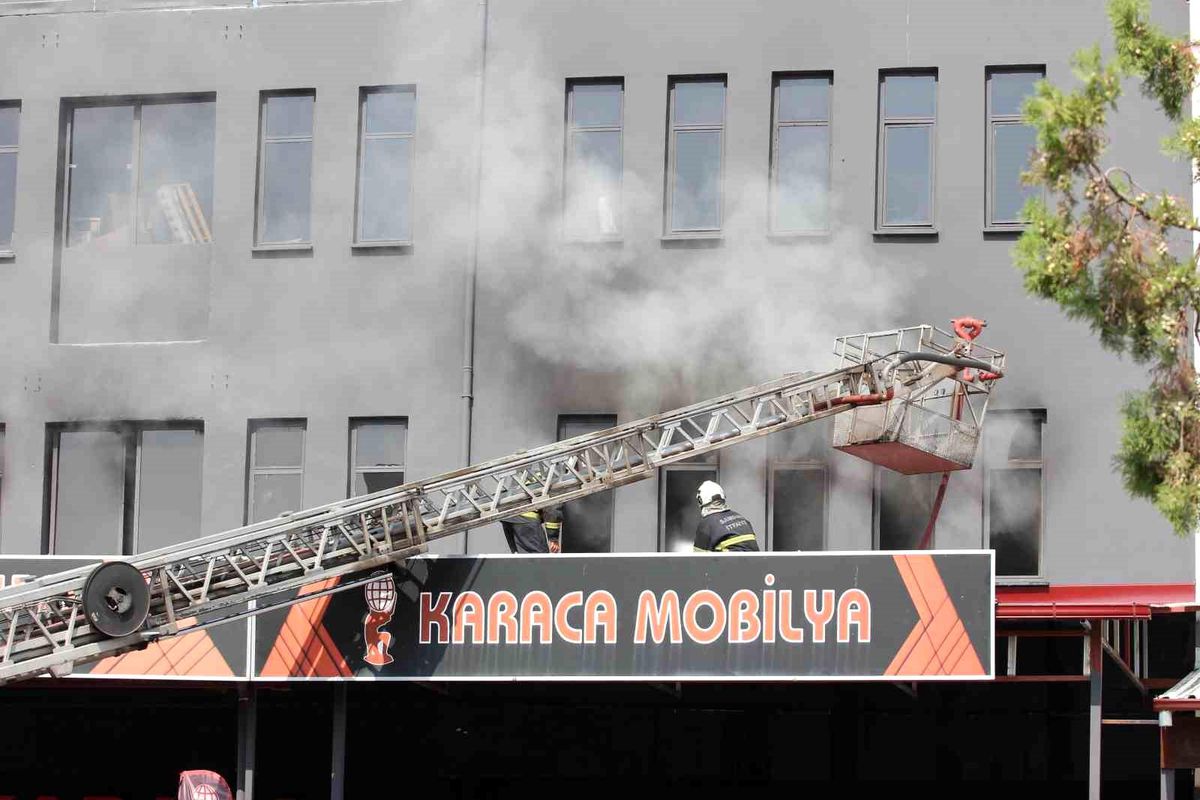 Samsun\'da Mobilya Fabrikasında İkinci Yangın
