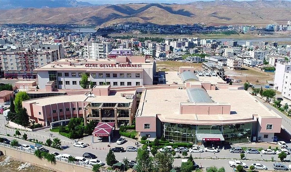 Şırnak\'ta yolcu minibüsü şarampole devrildi: 6 yaralı