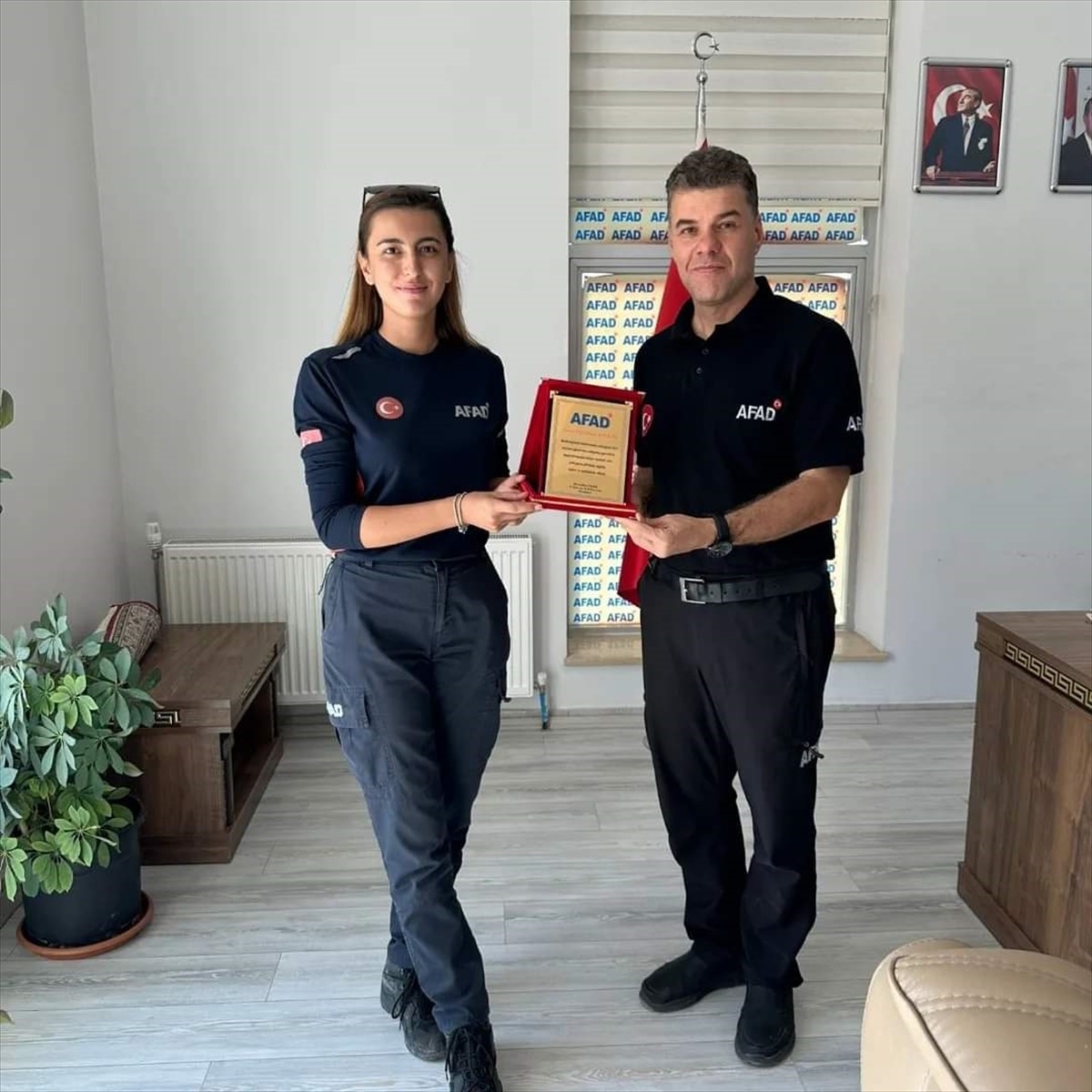 AFAD Şırnak\'ta Personellere Plaket