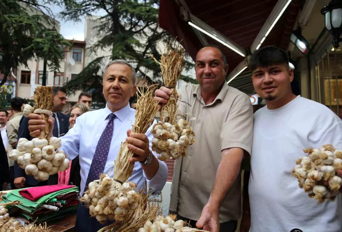 Bakan Yerlikaya Kastamonu\'da Esnafla Buluştu