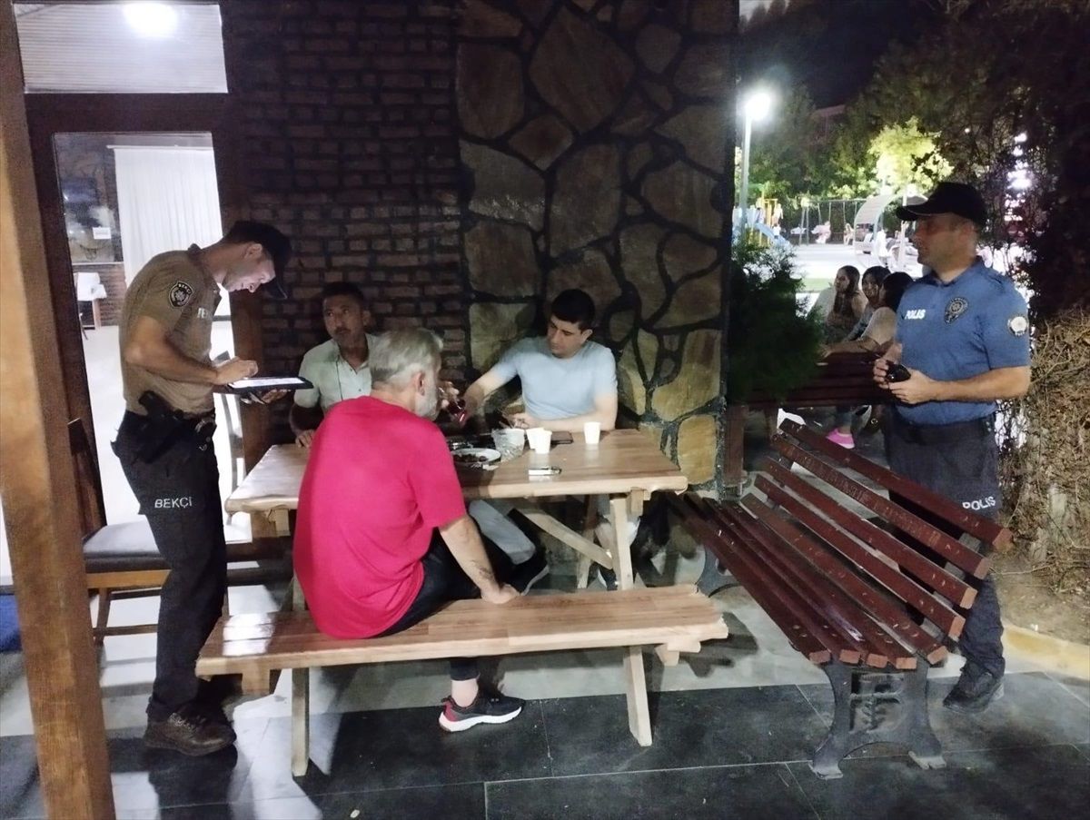 Balıkesir\'de Asayiş Uygulaması: 8 Gözaltı