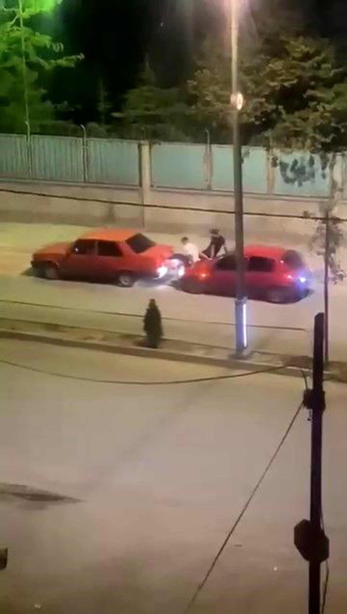 Elazığ\'da Tehlikeli Araç İttirme Yöntemi