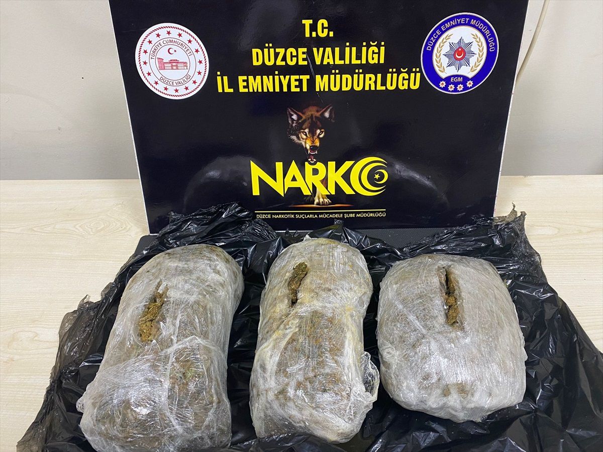 Düzce\'de Peynir Bidonunda Uyuşturucu Operasyonu