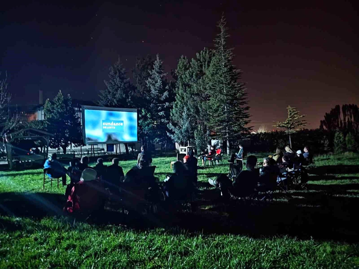 Eskişehir\'de Açık Hava Sinema Keyfi