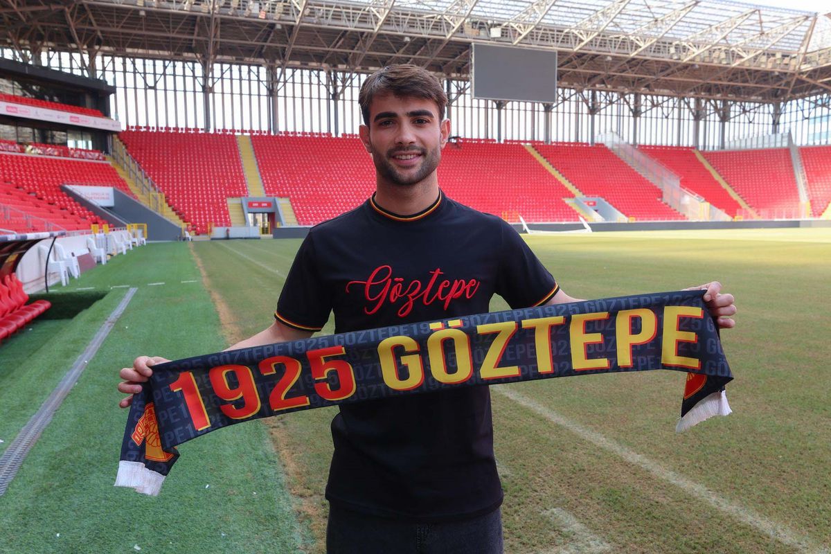 Göztepe\'de Ogün Bayrak Sakatlıkla Mücadele Ediyor