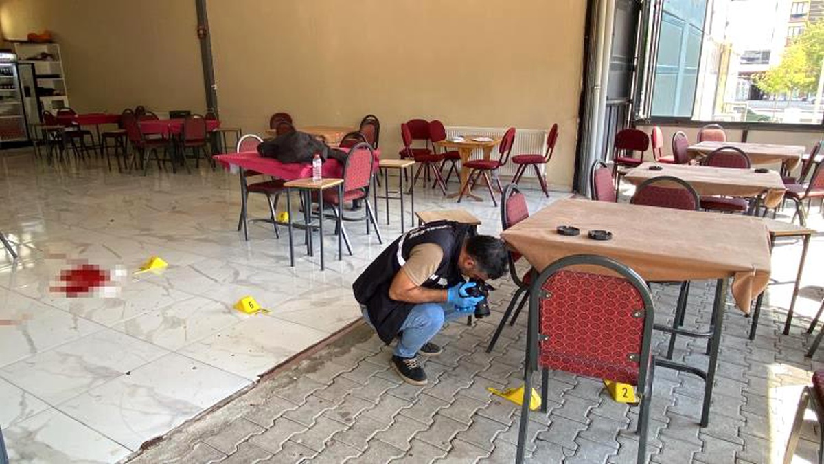 Elazığ\'da Kahvehaneye Ateş Açıldı