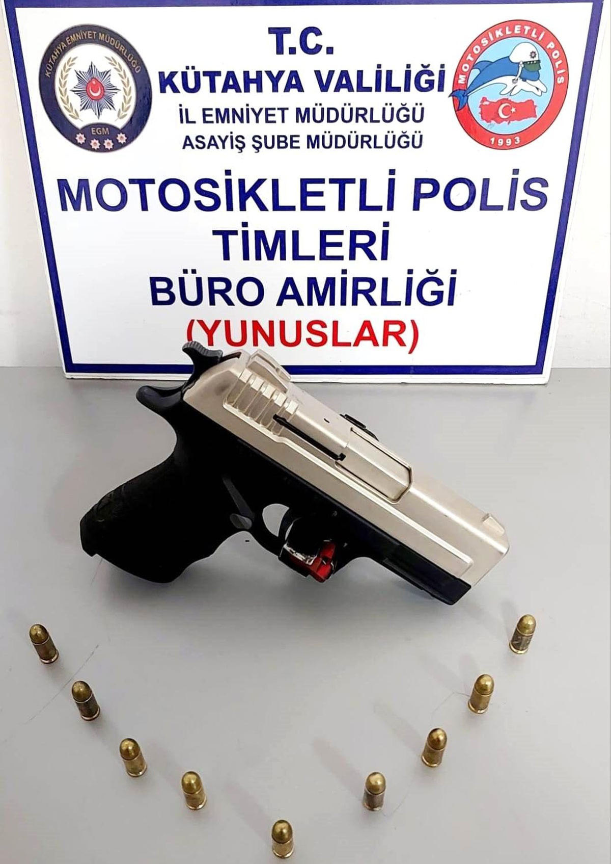 Kütahya\'da Ruhsatsız Tabanca Ele Geçirildi