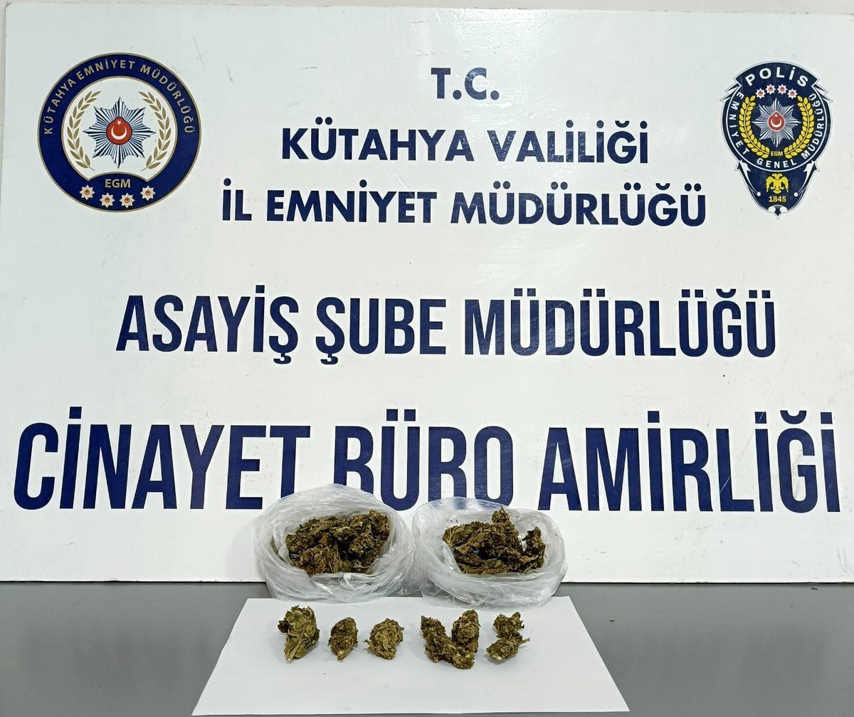 Kütahya\'da Araçta Uyuşturucu Ele Geçirildi