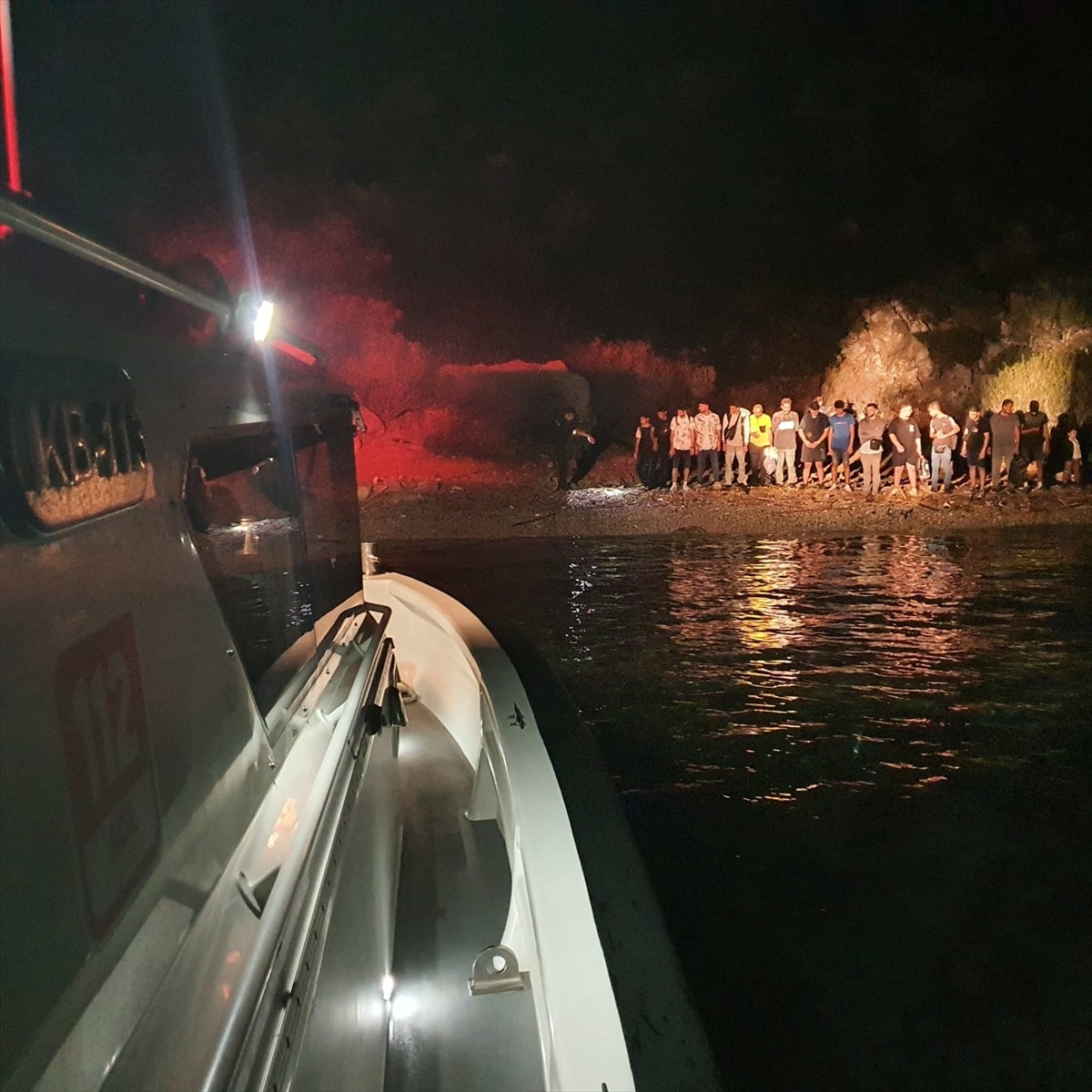 Marmaris\'te 16 Göçmen Kurtarıldı, 20 Göçmen Yakalandı
