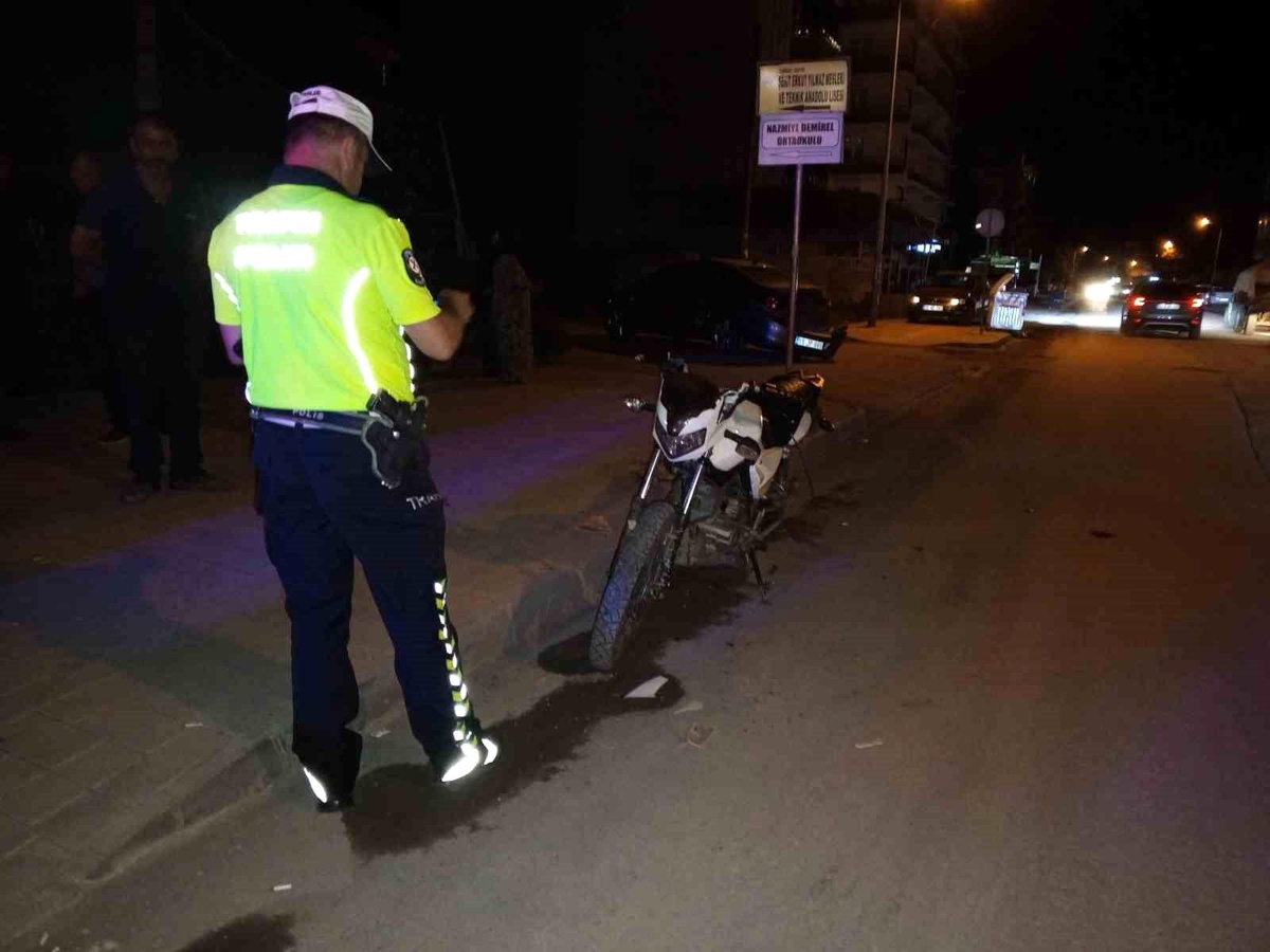 Samsun\'da motosiklet otomobille çarpıştı, sürücü yaralandı