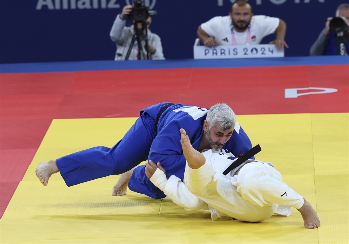 İbrahim Bölükbaşı Paralimpik Oyunlar\'da Altın Madalya Kazandı