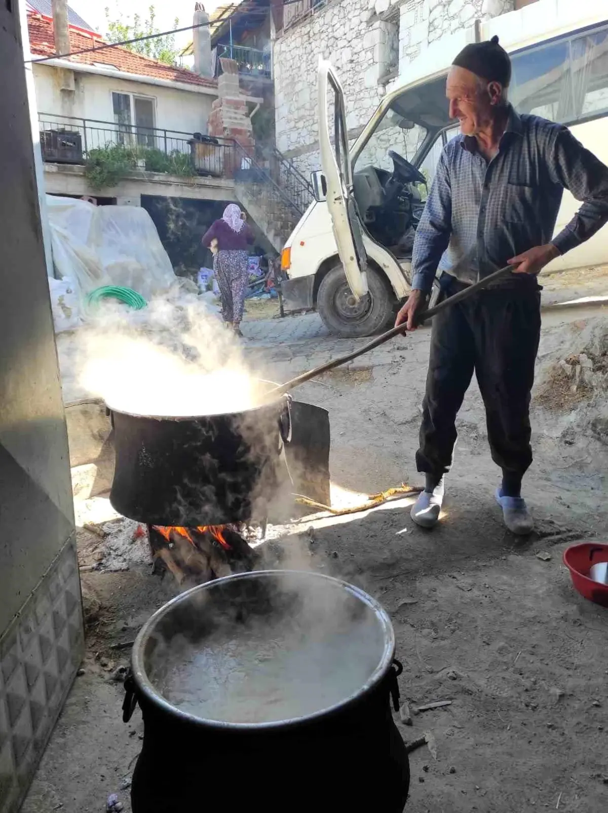 Selendi\'de Pekmez Üretimi Başladı