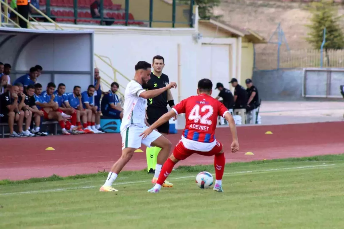 1922 Konyaspor, Karabük İ.Y.\'yi 2-0 Geçti