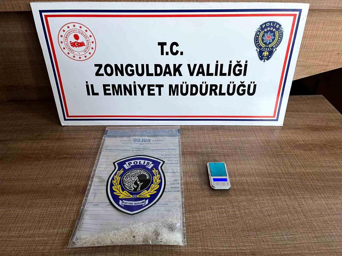 Zonguldak\'ta Uyuşturucu Operasyonu: 8 Tutuklama