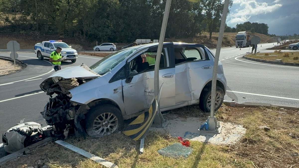 Bilecik\'te Trafik Kazası: 5 Yaralı