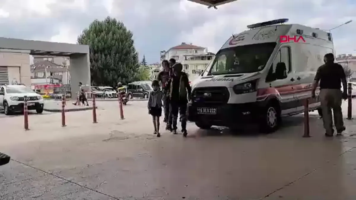 İnegöl\'de Trafik Kazası: 8 Yaralı