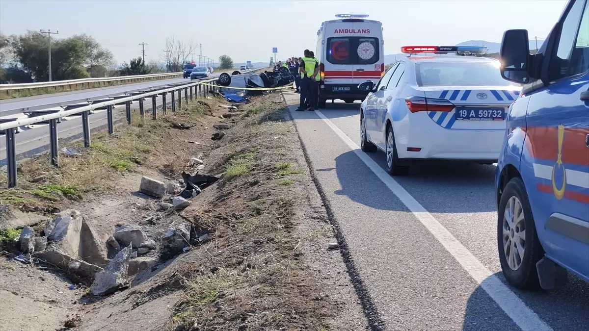 Çorum\'da feci kaza: Polis çift hayatını kaybetti, çocukları yaralandı