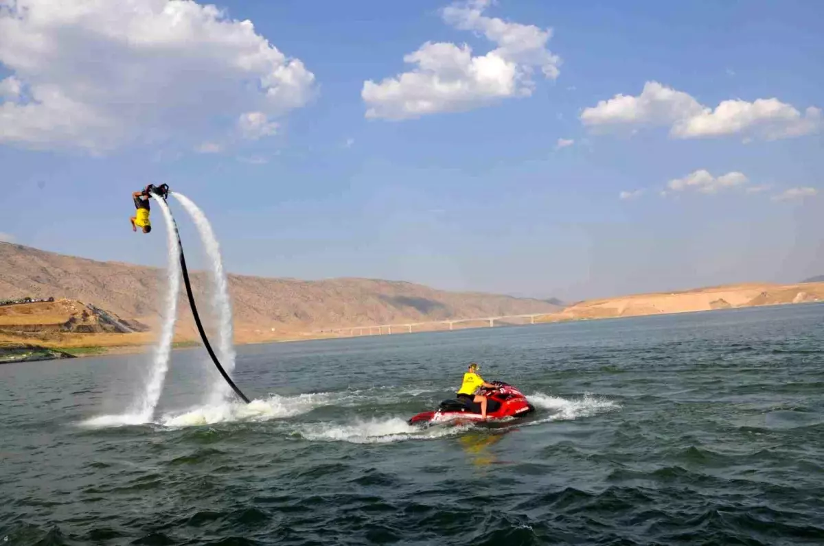 Hasankeyf\'te Flyboard Festivali Rüzgarı