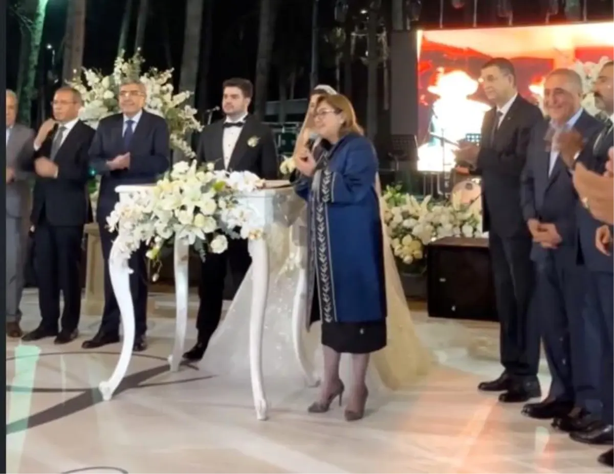 OLAY Medya\'nın Yönetim Kurulu Başkan Yardımcısı Raci Dölek\'in oğlu Avukat Sinan Dölek, meslektaşı Avukat Selen Çetinkaya ile evlendi