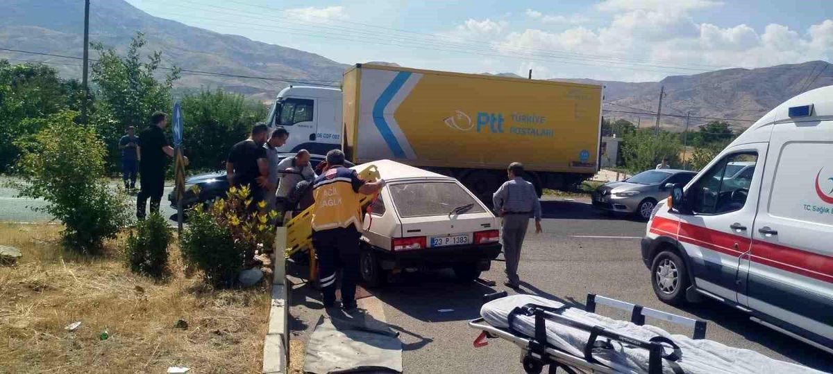 Elazığ\'da Trafik Kazası: 1 Yaralı