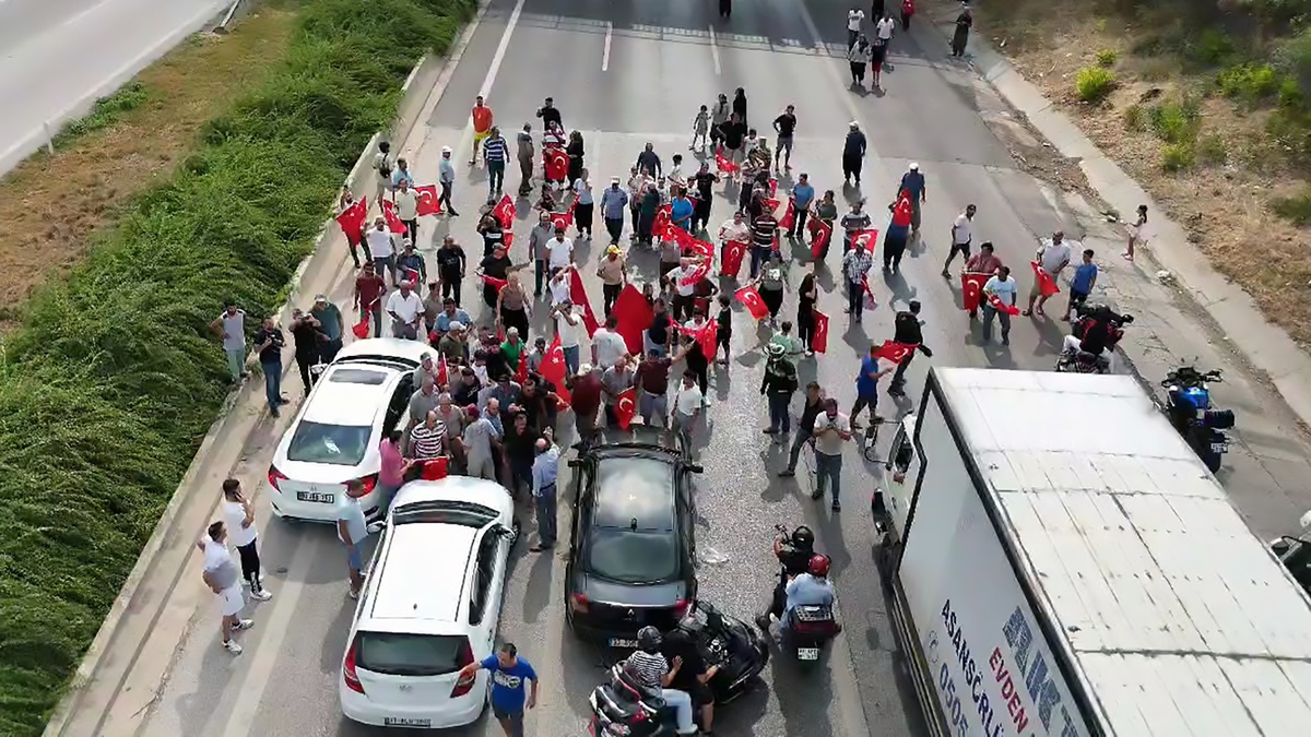 Göztepe Mahallesi\'nden Otoyol Eylemi