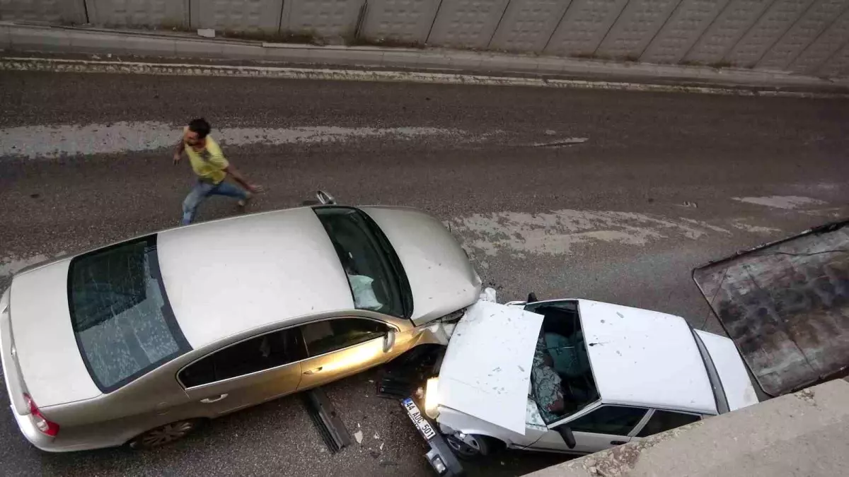 Malatya\'da Trafik Kazası: 3 Yaralı