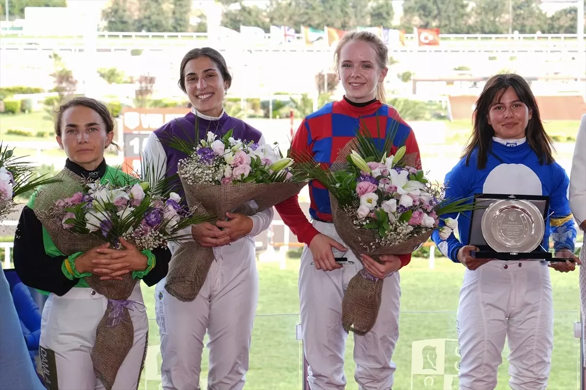 İstanbul Yarış Festivali\'nde Eszter Jeles-Fegentri Amatör Kadın Biniciler Dünya Şampiyonası Koşusu Winter My Love Kazandı