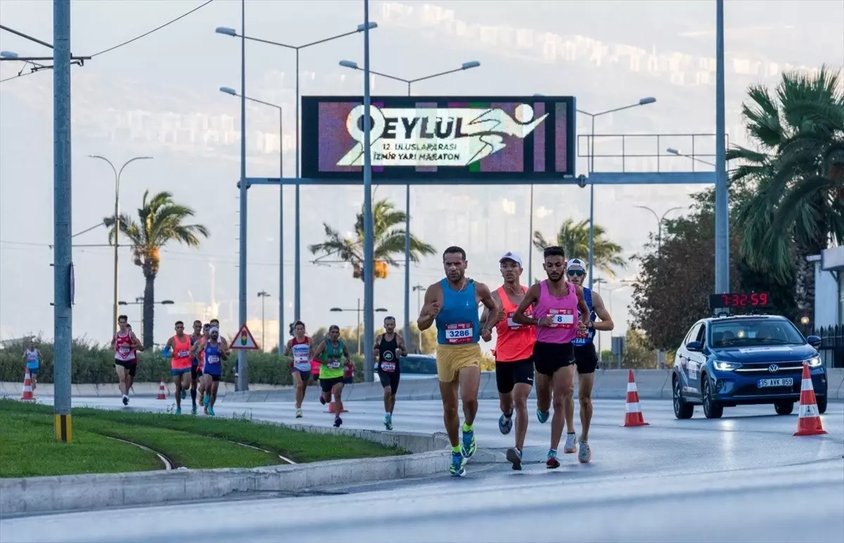 İzmir Yarı Maratonu\'nda Kenyalı ve Fransız zaferi