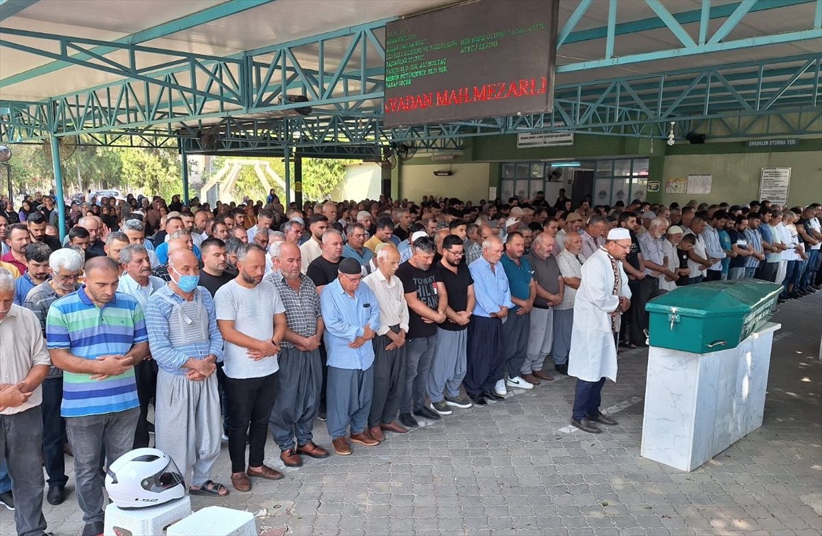 Tarsus\'ta Cinayet: Periye Gözüala Toprağa Verildi