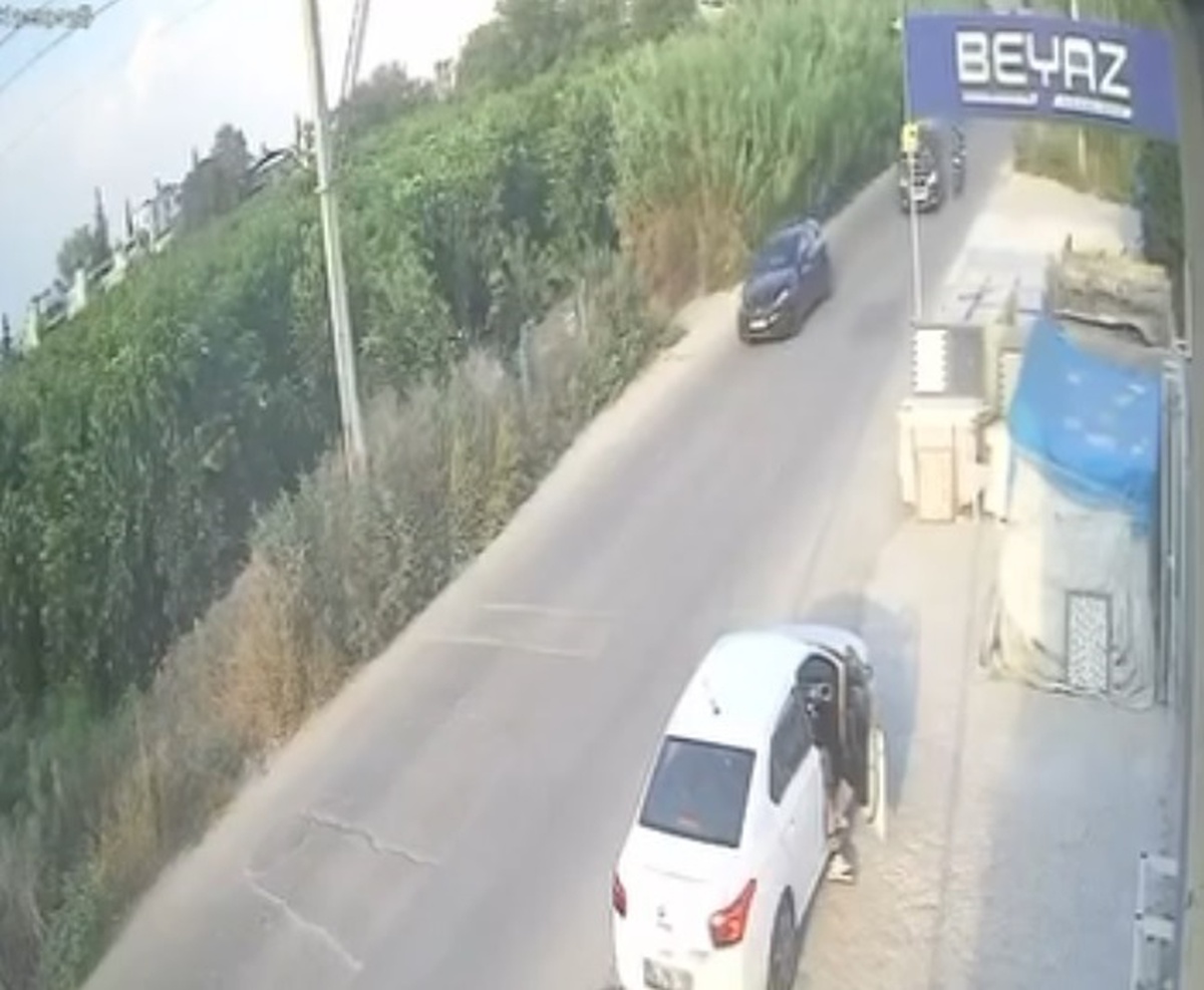 Adana\'da Motosiklet Kazası: Ehliyetsiz Sürücü Yaralandı
