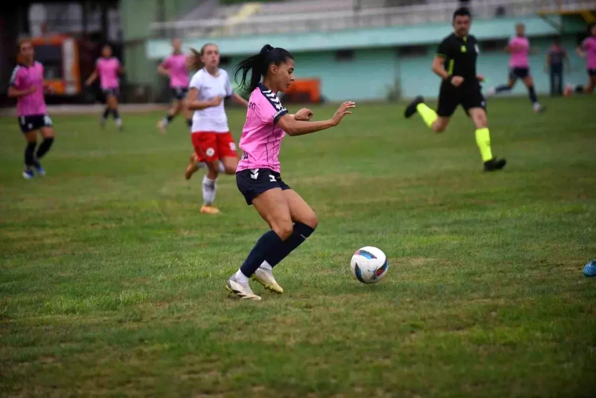 Ünye Kadın Spor 3-0 Bornova\'yı Geçti