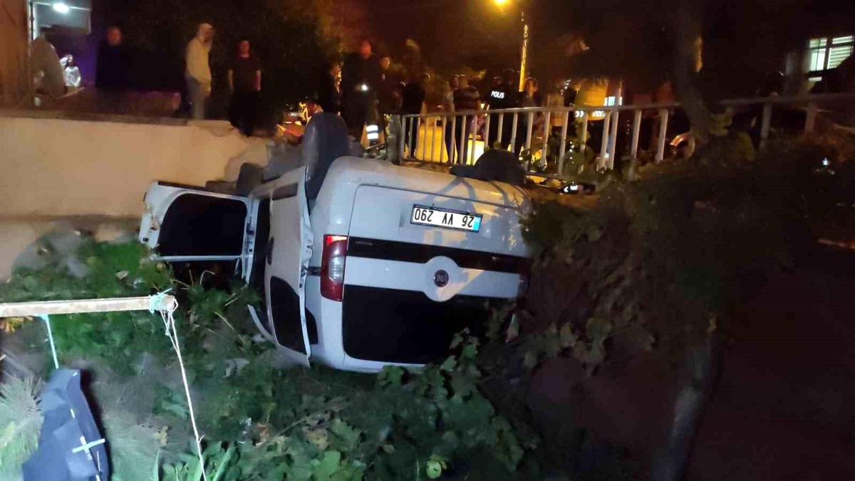 Eskişehir\'de Alkollü Sürücü Apartmanın Bahçesine Uçtu