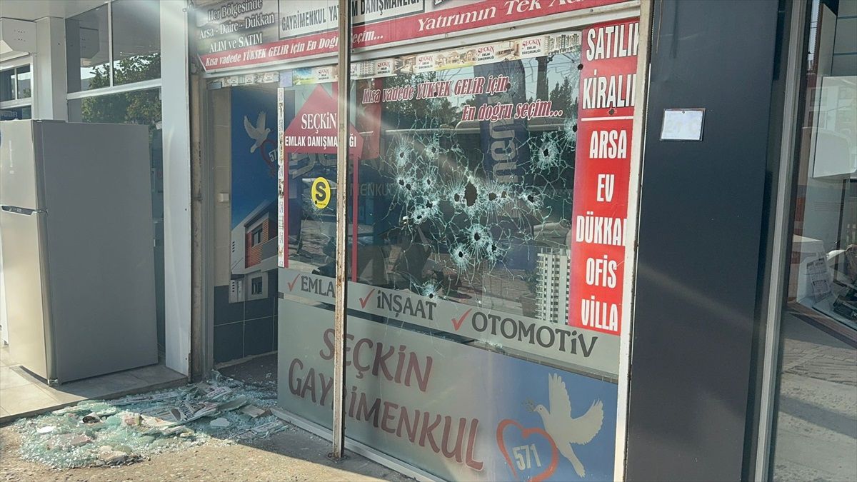 Antalya\'da Emlak Ofisine Silahlı Saldırı
