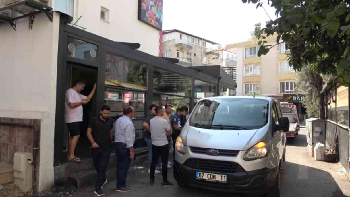 Antalya'da kumar borcu olduğu iddia edilen aşçı intihar etti Antalya'da kumar borcu olduğu iddia edilen aşçı intihar etti