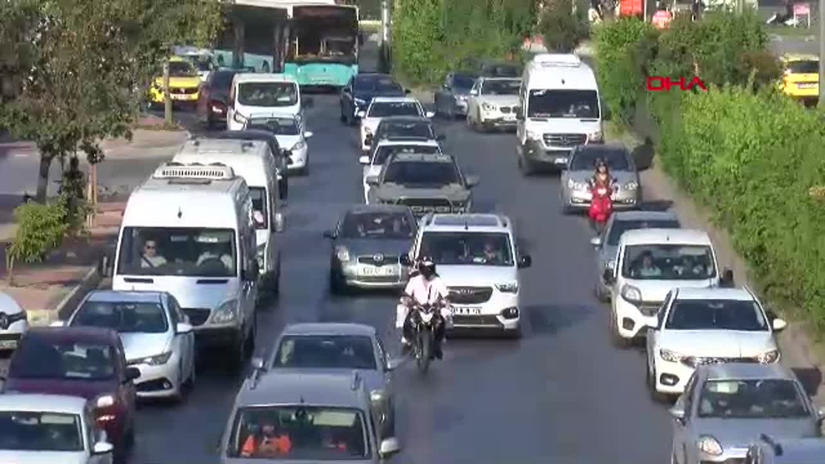 Antalya\'da Eğitim Yılı Trafik Sorunlarıyla Başladı