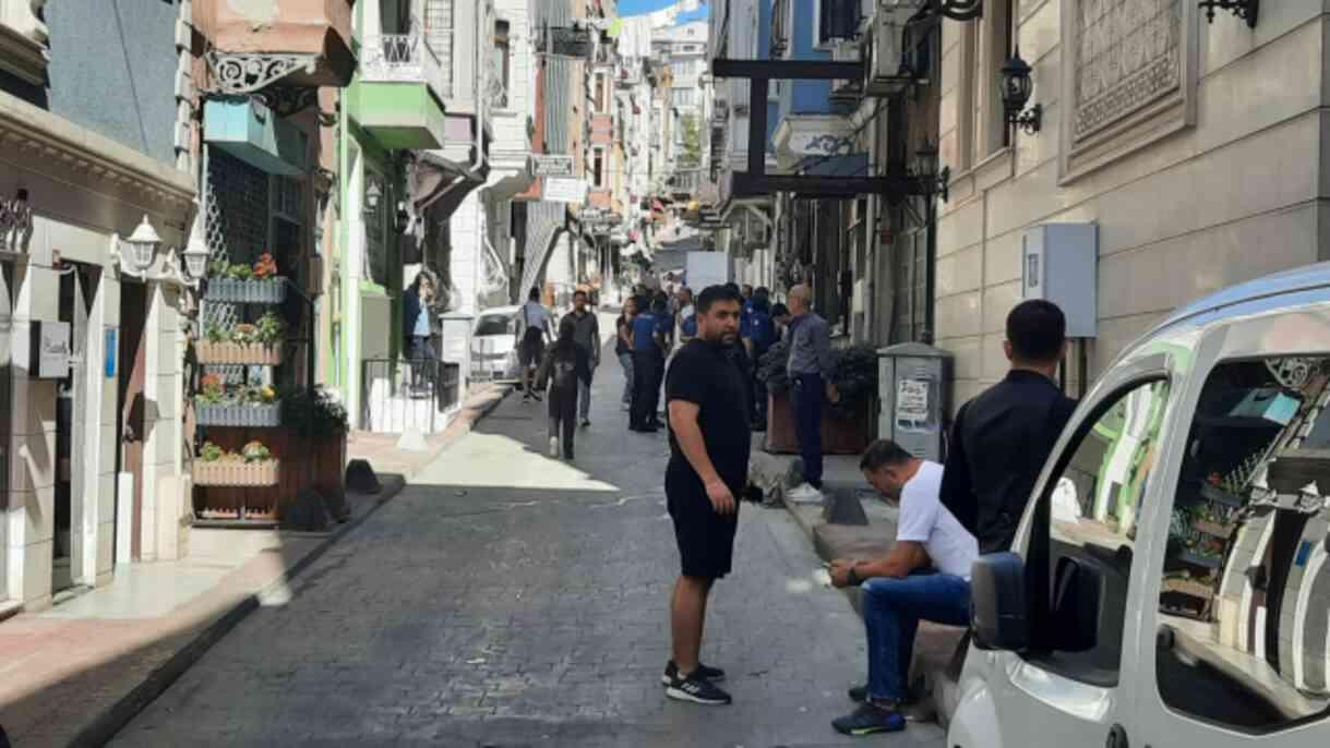 Beyoğlu'nda otel odasında sevgilisini darbederek öldüren şahsı otel çalışanı böyle yakaladı