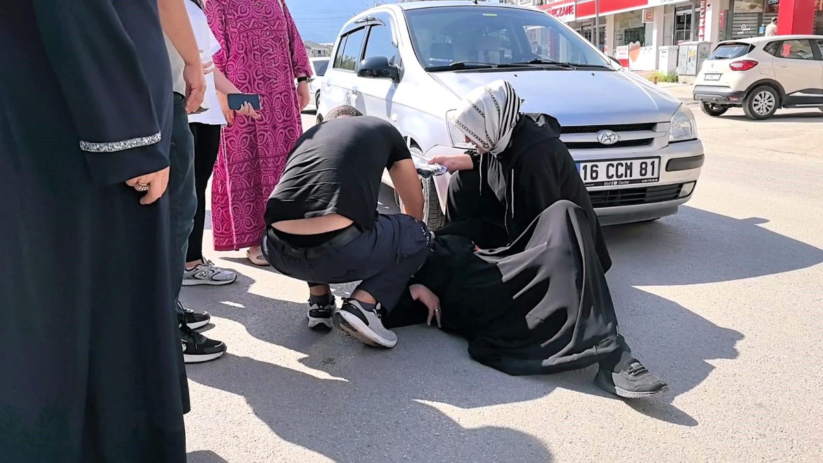Bursa\'da otomobilin çarptığı kadın yaralandı