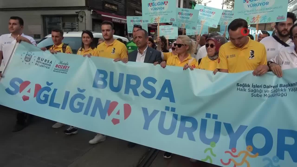 Bursa\'da vatandaşlar, \'Halk Sağlığı Haftası\' için yürüdü