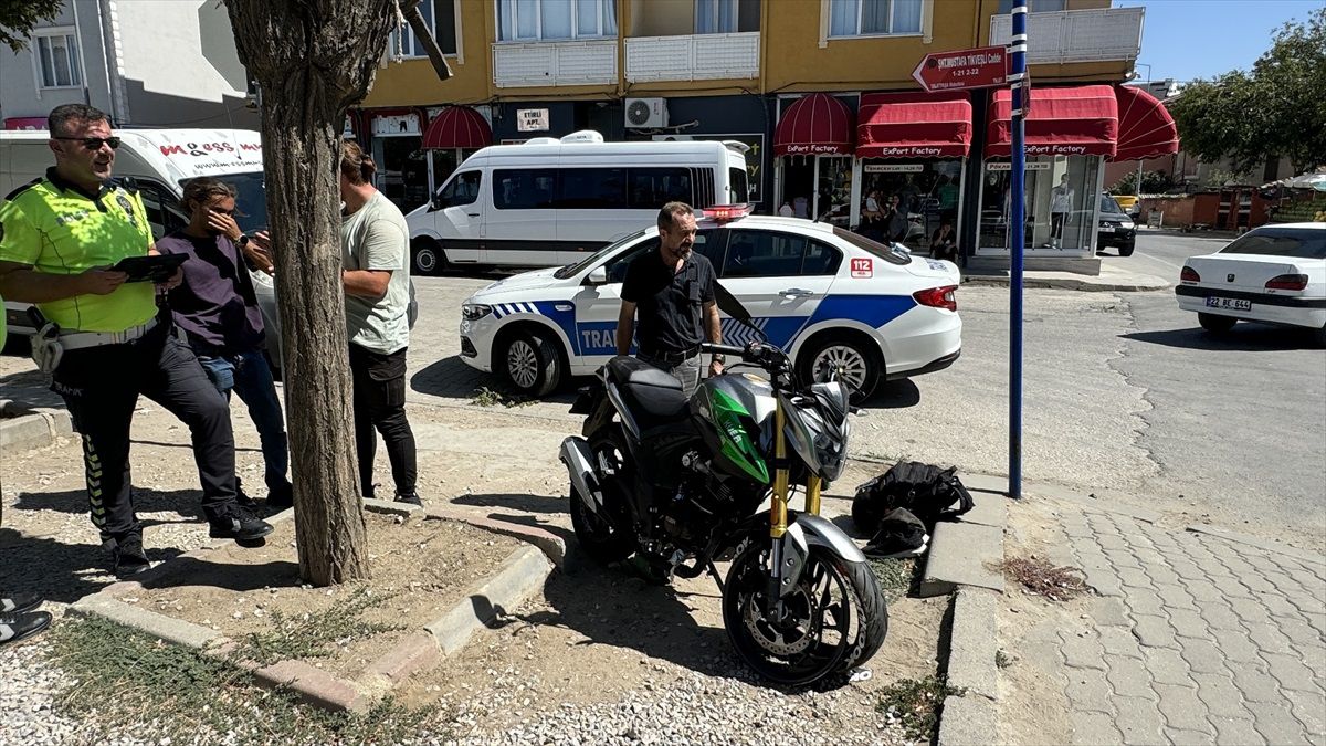 Edirne\'de Motosiklet Kazası: 1 Yaralı