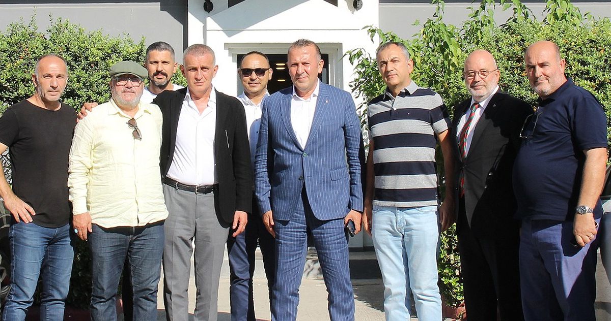 TFF Başkanı İzmir\'de Karşıyaka\'yı Ziyaret Etti