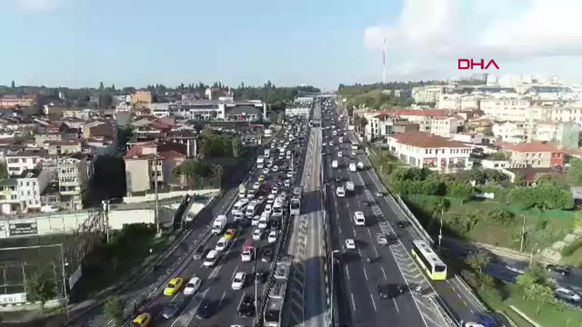 İstanbul\'da Okul Trafiği Yoğunlaştı