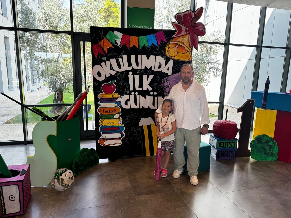 Ayda\'nın İlkolula Başlama Mutluluğu