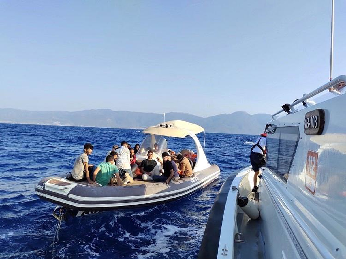Kuşadası\'nda Düzensiz Göçmen Operasyonu