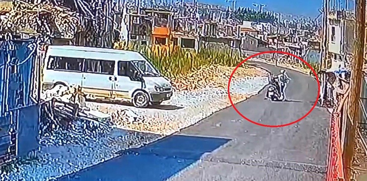 Antakya\'da Motosikletli Adam Sopa ile Darp Edildi