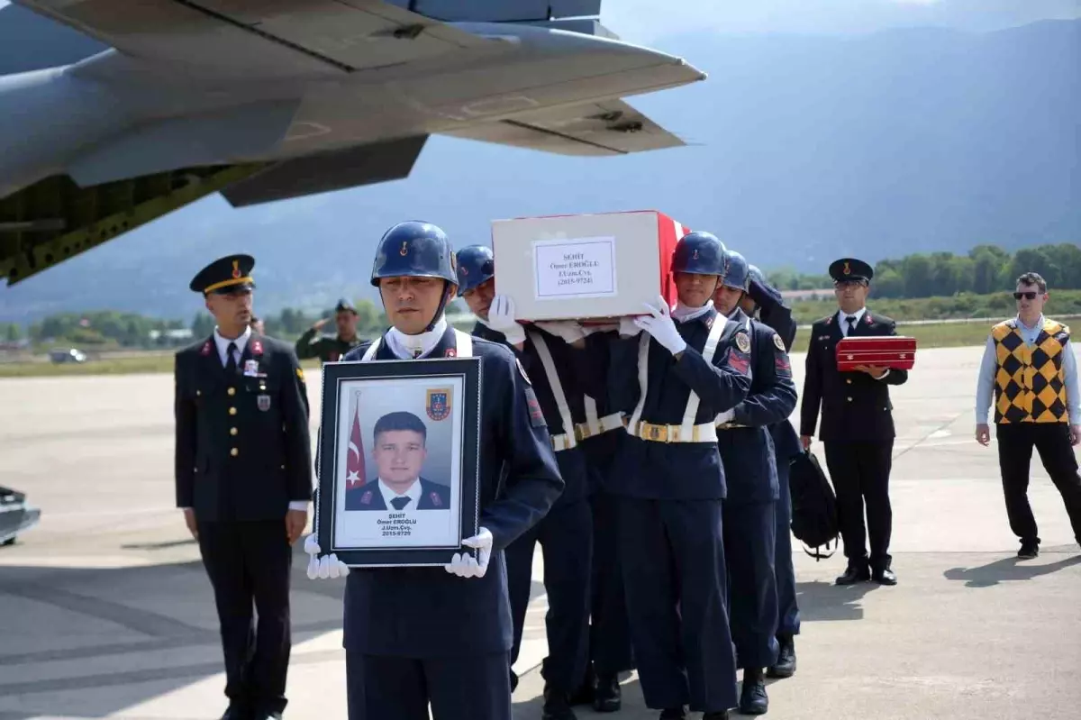 Tunceli\'de Şehit Düşen Jandarma Eroğlu Zonguldak\'a Gönderildi