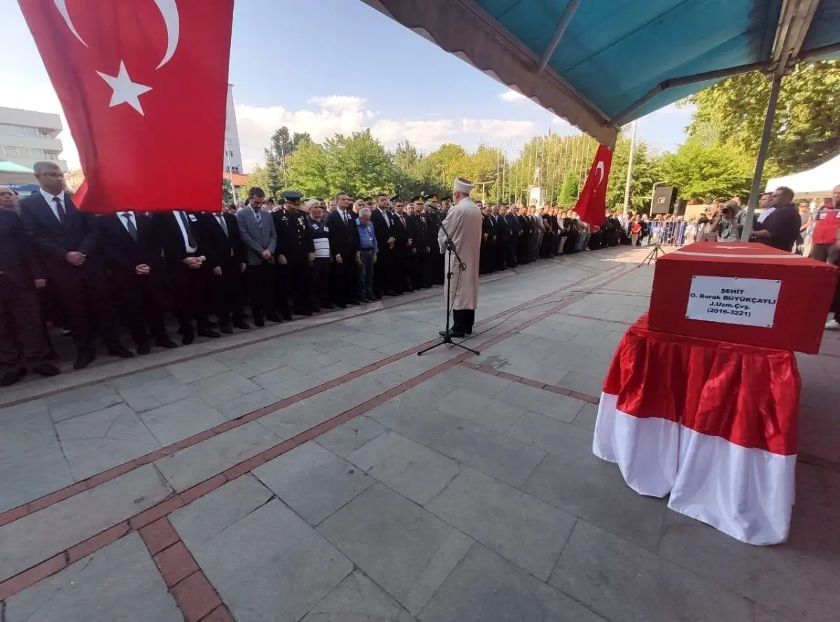 Şehit Uzman Çavuş Orhan Burak Büyükçaylı Isparta\'da Defnedildi