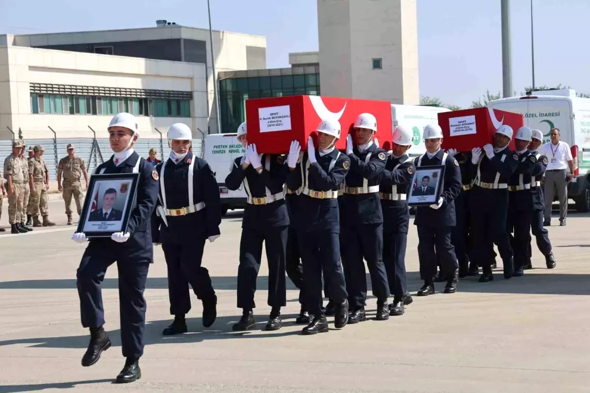 Tunceli\'de Kazada Şehit Olan 4 Asker Uğurlandı