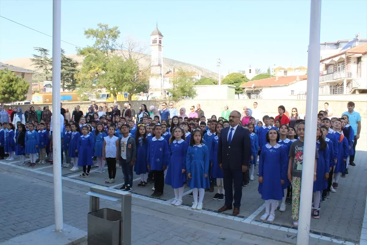Yunak’ta Yeni Eğitim Yılı Başladı