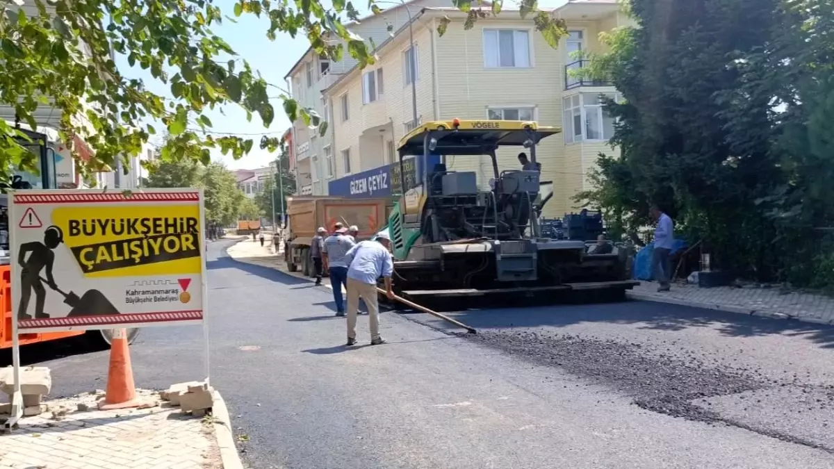 Kahramanmaraş Büyükşehir Belediyesi, Andırın\'da Cumhuriyet Caddesi\'ni yeniliyor